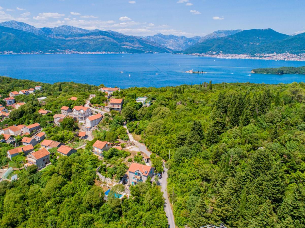 Villa Toscana With A Pool Tivat Exterior foto