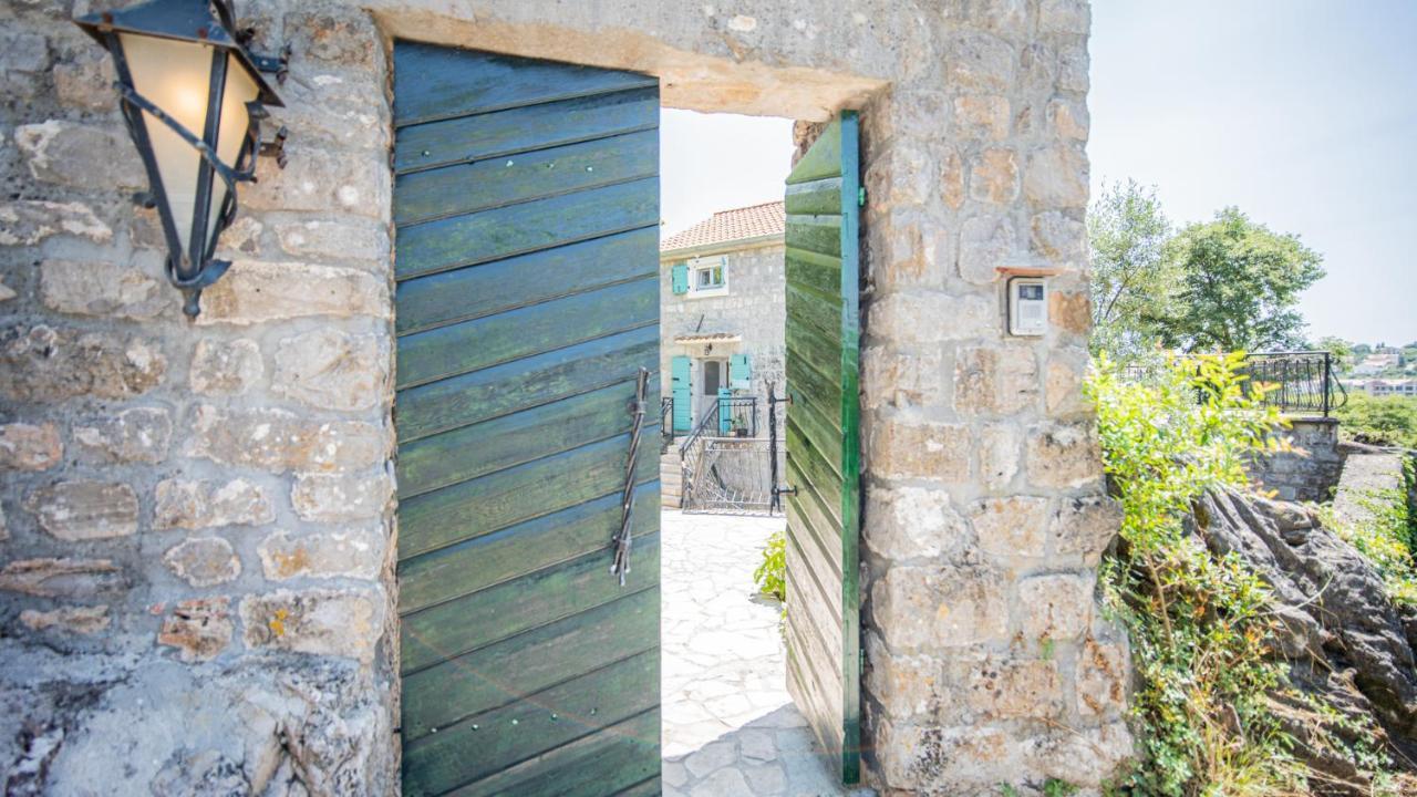 Villa Toscana With A Pool Tivat Exterior foto