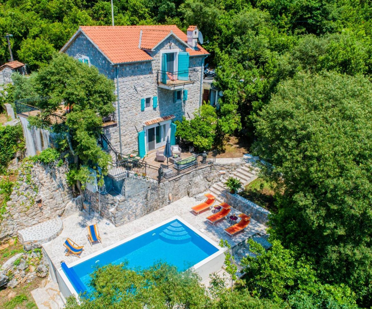 Villa Toscana With A Pool Tivat Exterior foto
